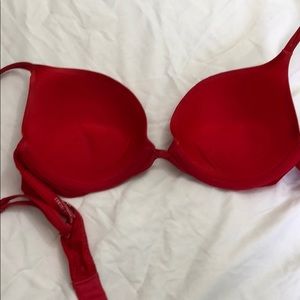 Victoria's Secret Intimates & Sleepwear - Victoria's Secret Red Bra Size 34B push up Victoria's Secret Intimates & Sleepwear - Victoria's Secret Red Bra Size 34B push up